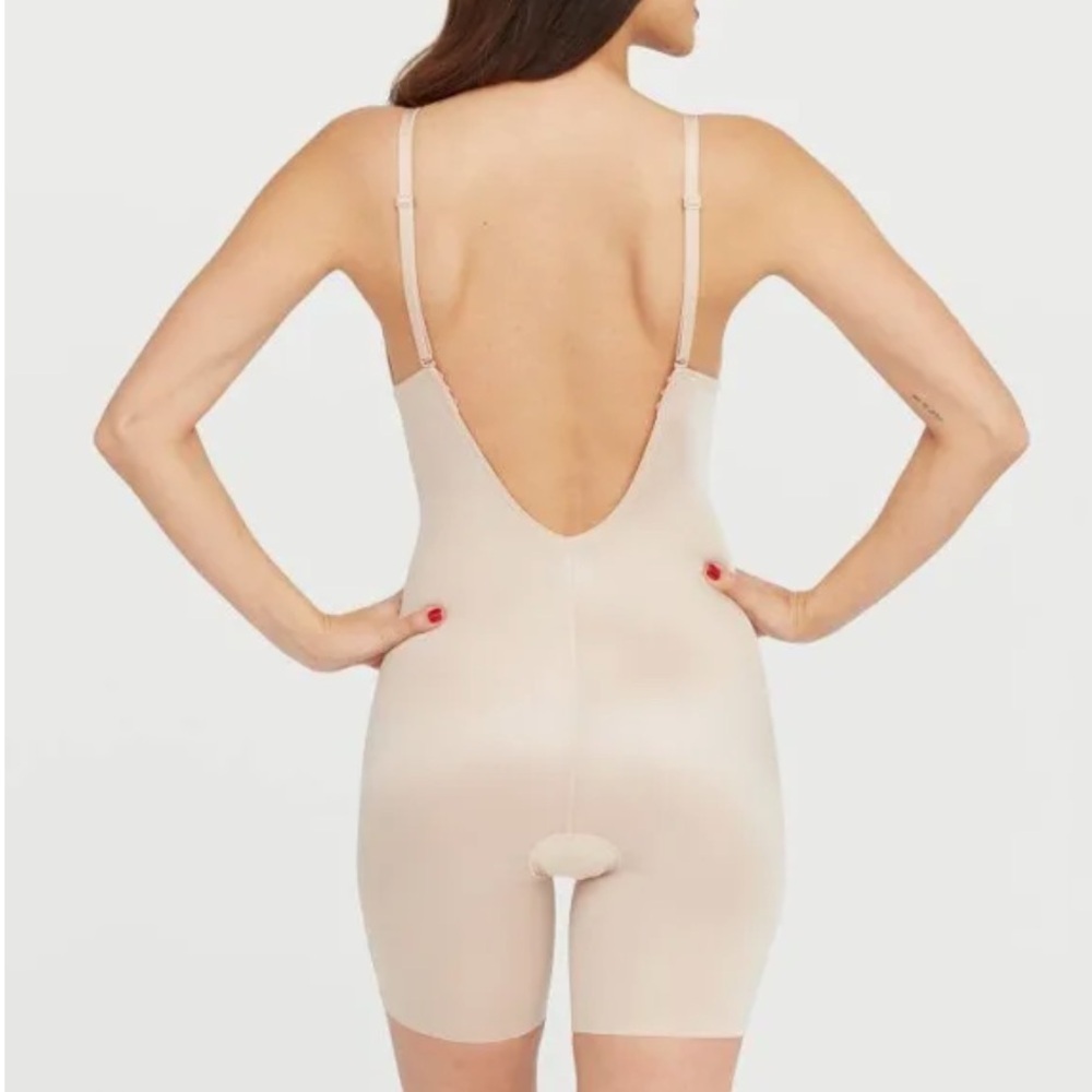 NWT 🆕SPANX Suit Your Fancy Convertible Strap Bodysuit! Color nude retail $148 - Picture 6 of 8